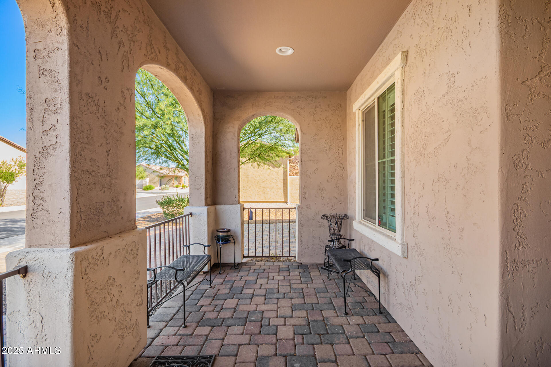 17987 W REDWOOD Lane