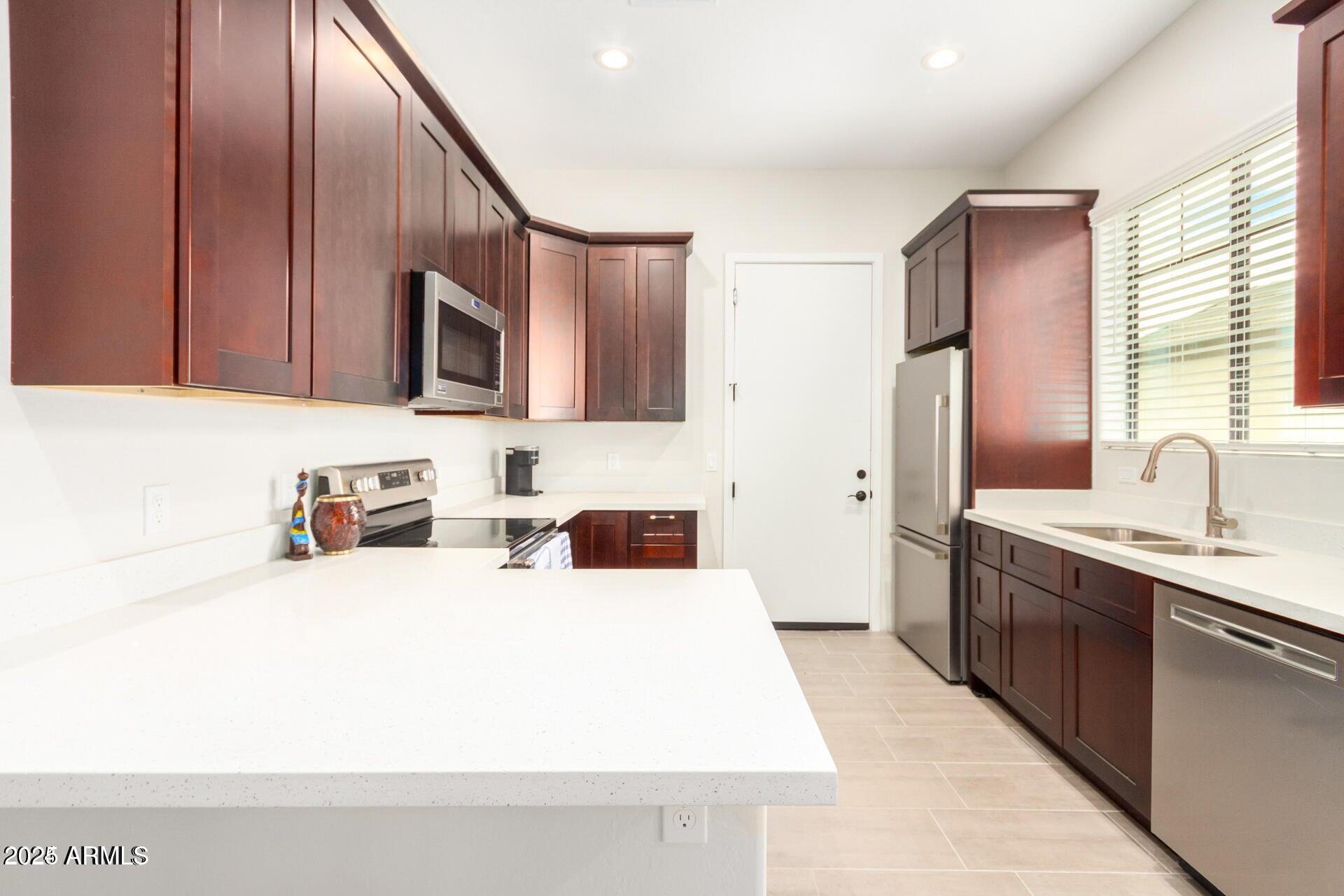 846 N PUEBLO Drive 128