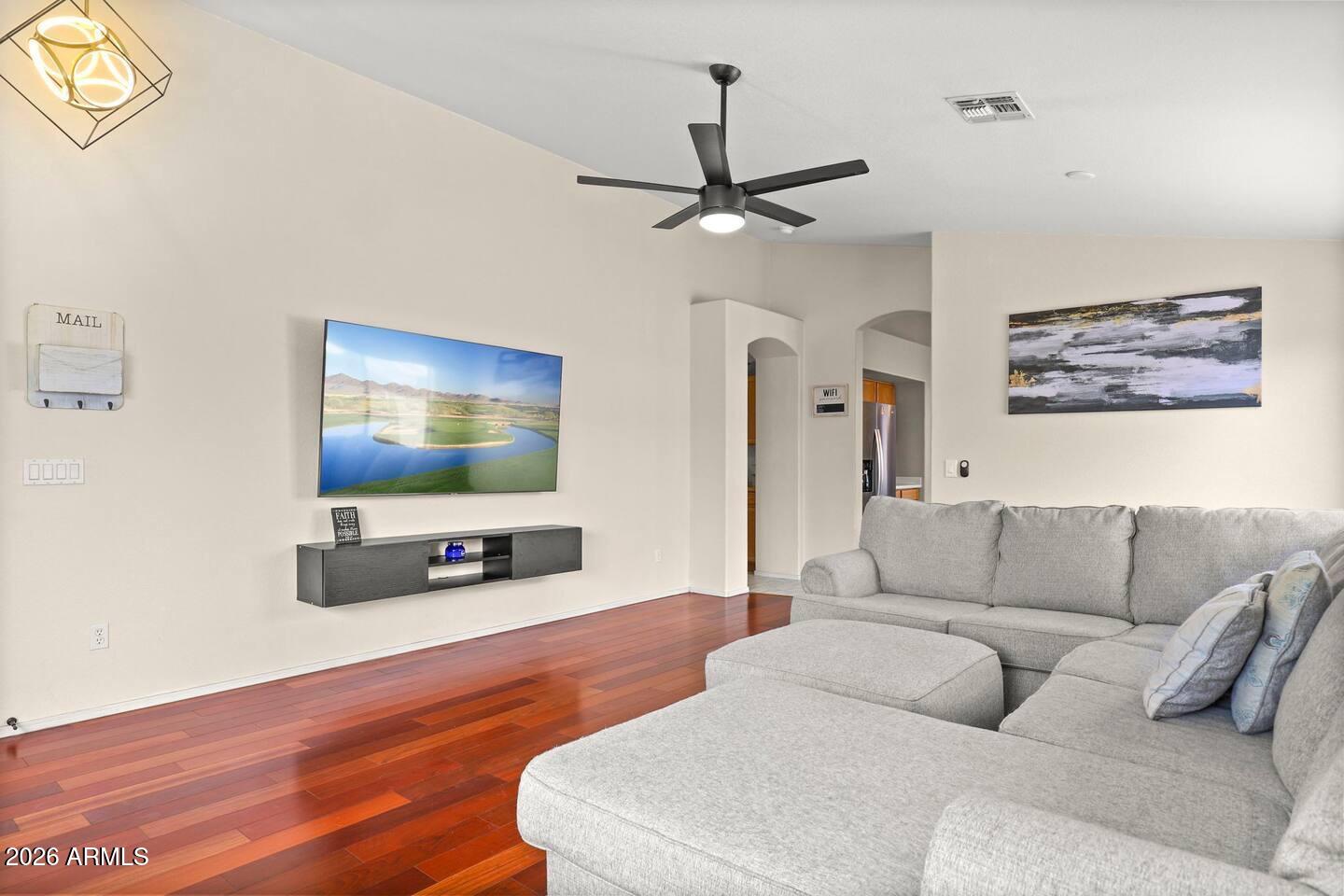 172 W SHANNON Street