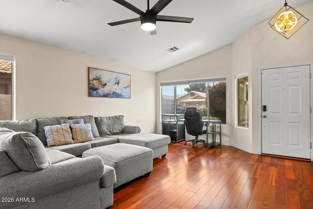 Photo of 172 W Shannon Street, Gilbert, AZ 85233 (MLS # 6997398)