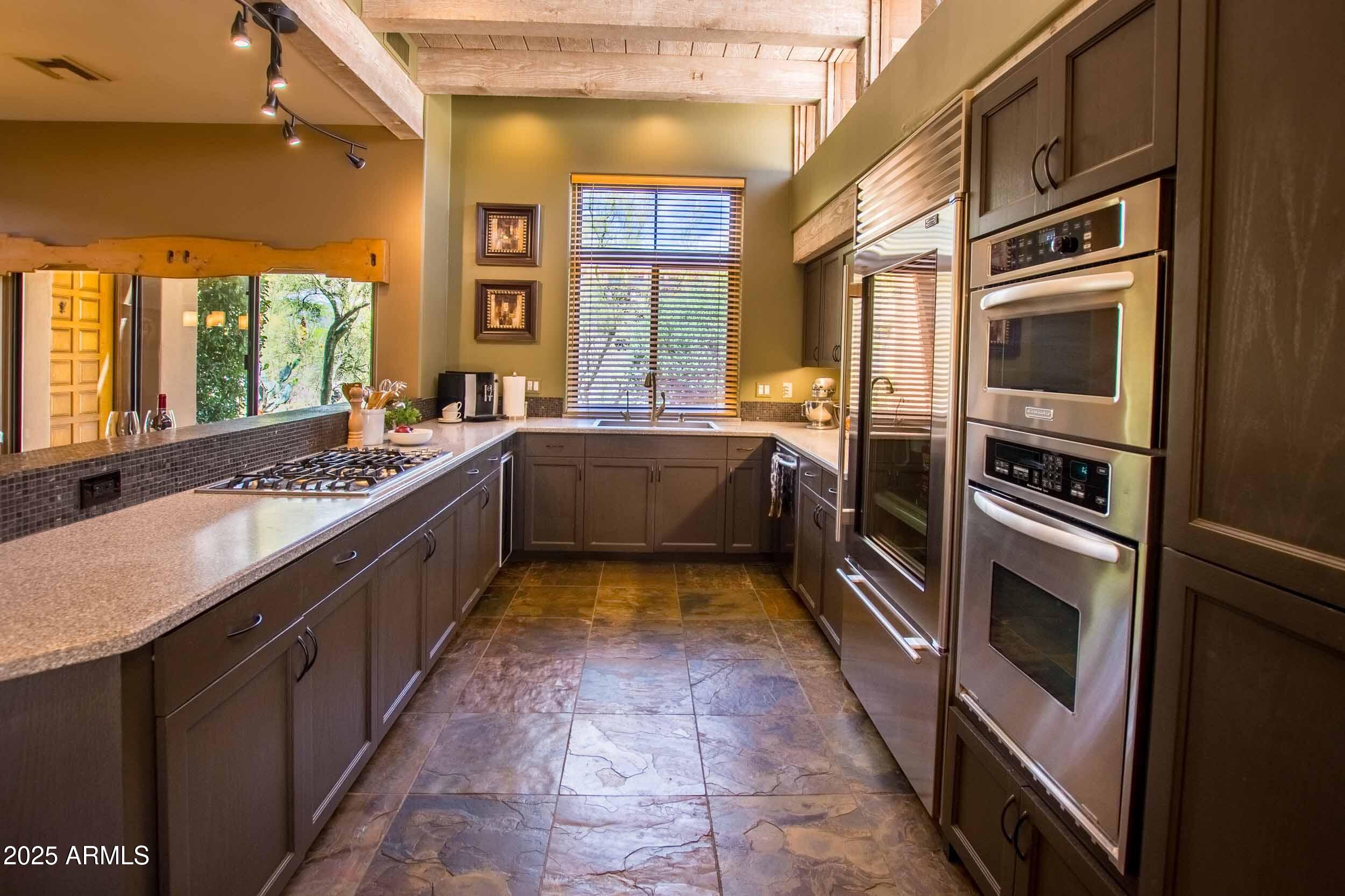 8502 E CAVE CREEK Road 61