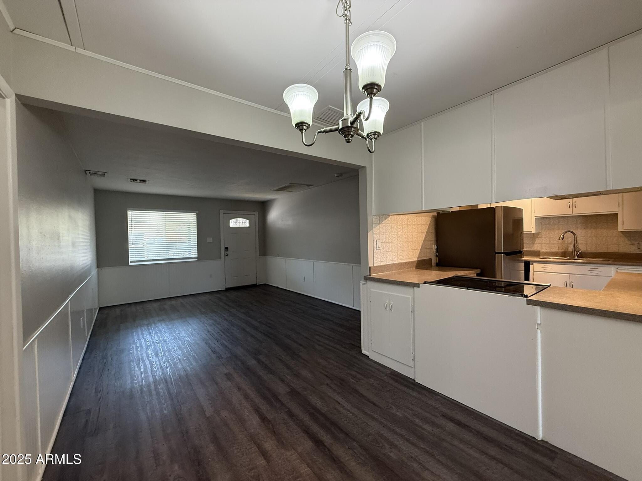 1723 W CHERYL Drive