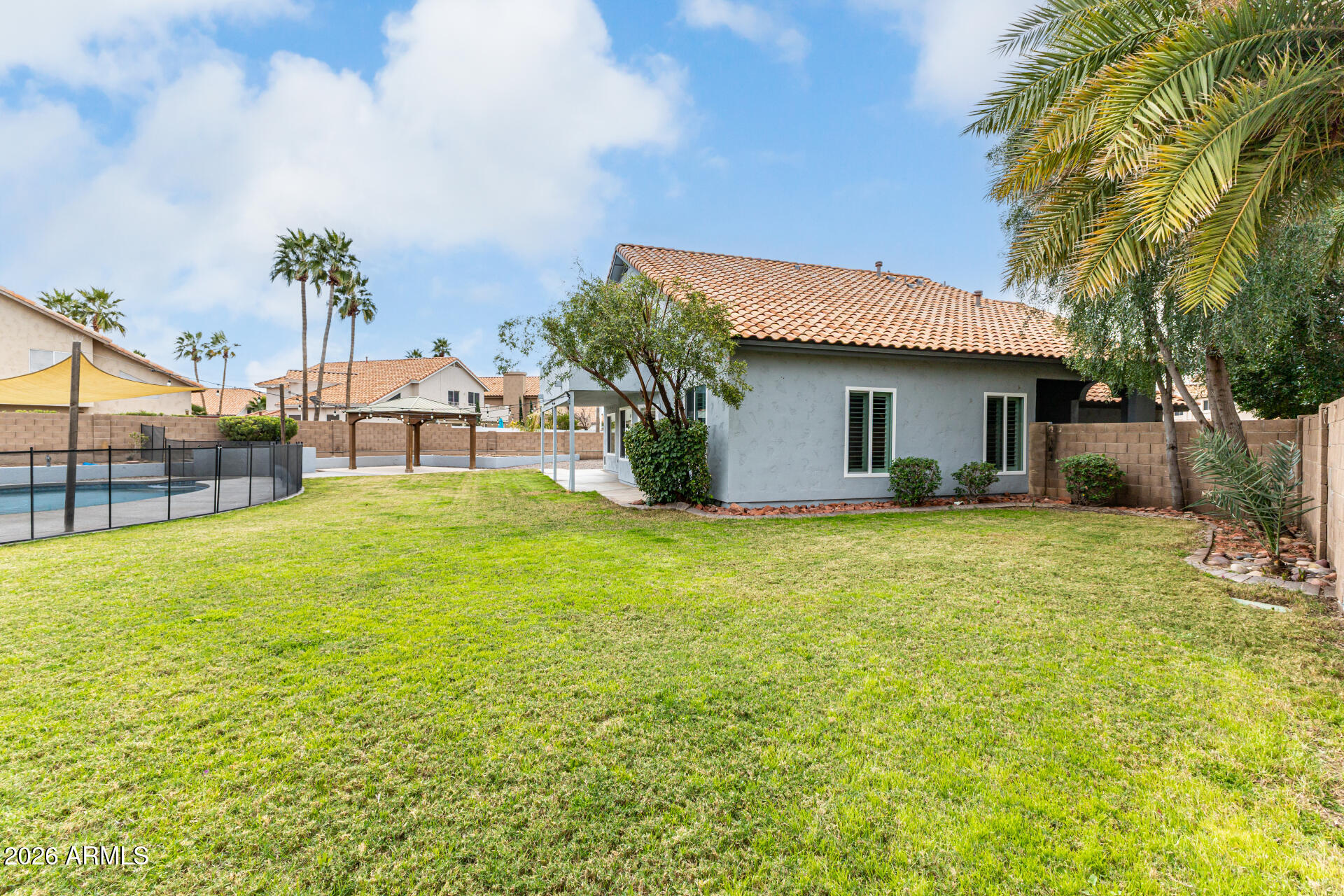 3348 E GLENHAVEN Drive