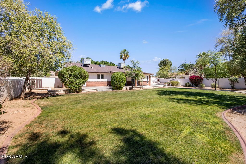 Photo of 2035 W Waltann Lane, Phoenix, AZ 85023 (MLS # 7001953)