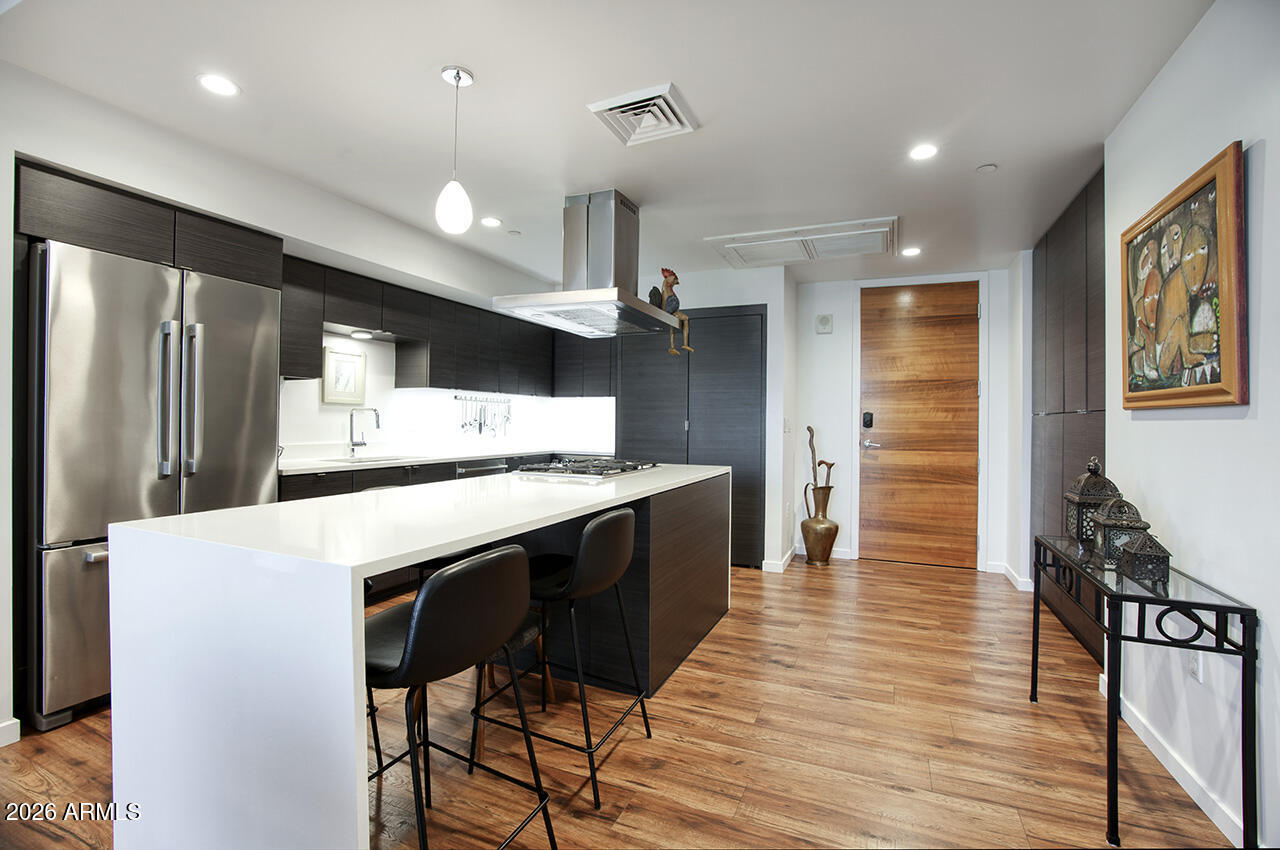 200 W PORTLAND Street 822