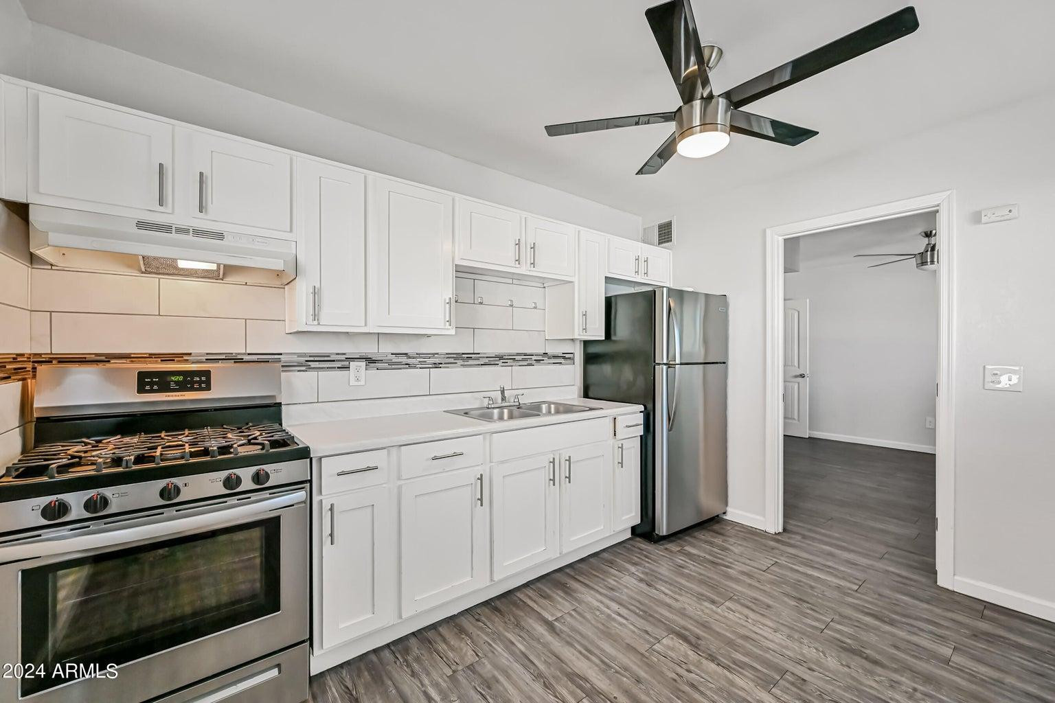 1744 W Glendale Avenue Apt 2