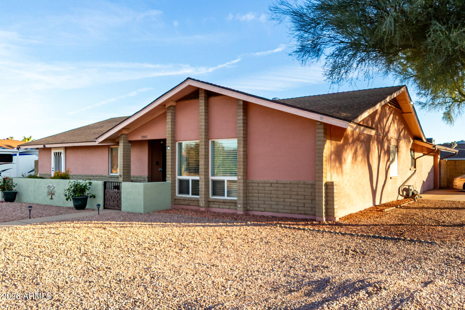 2801 E CORTEZ Street