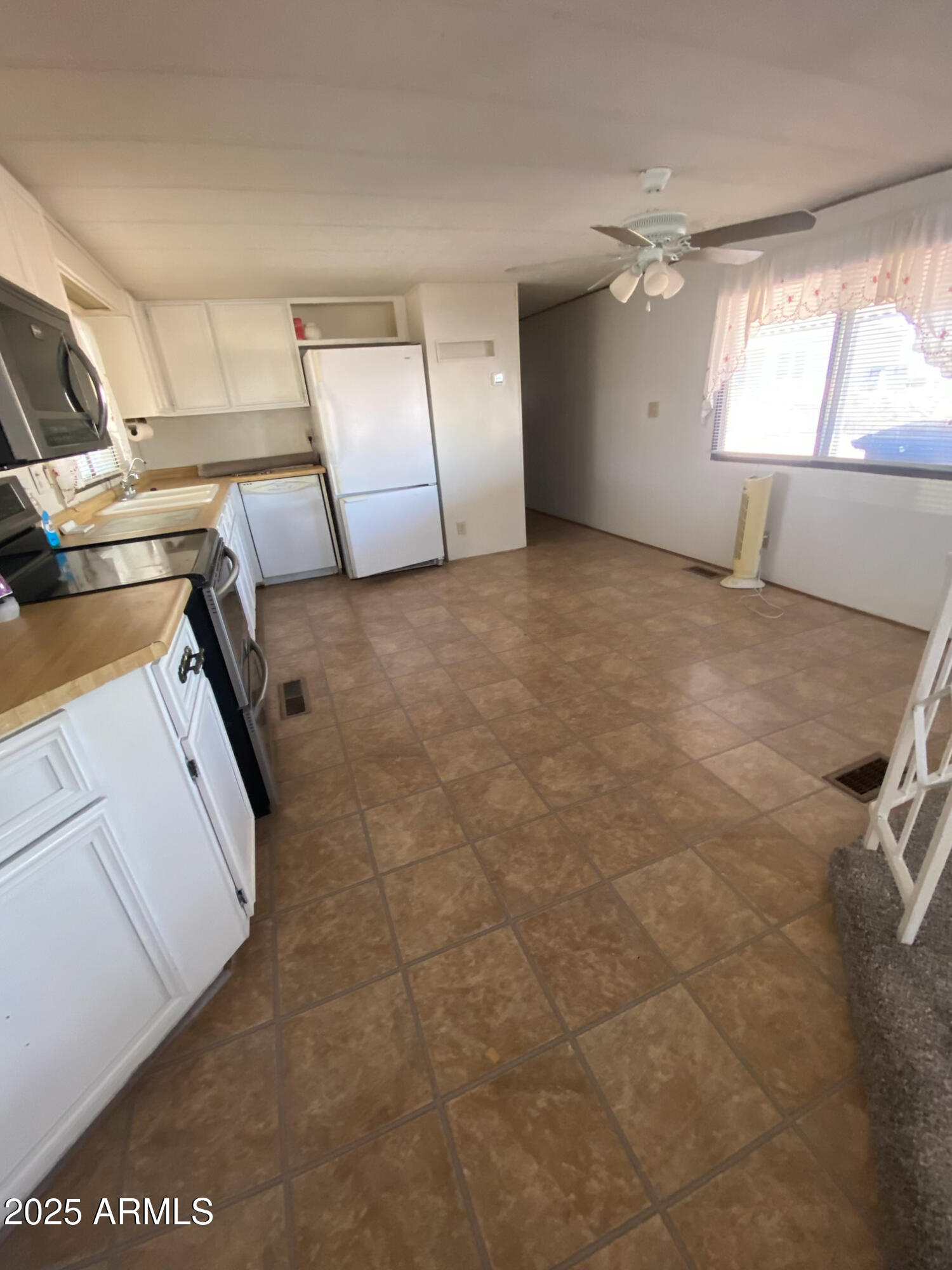 3104 E Broadway Road 295
