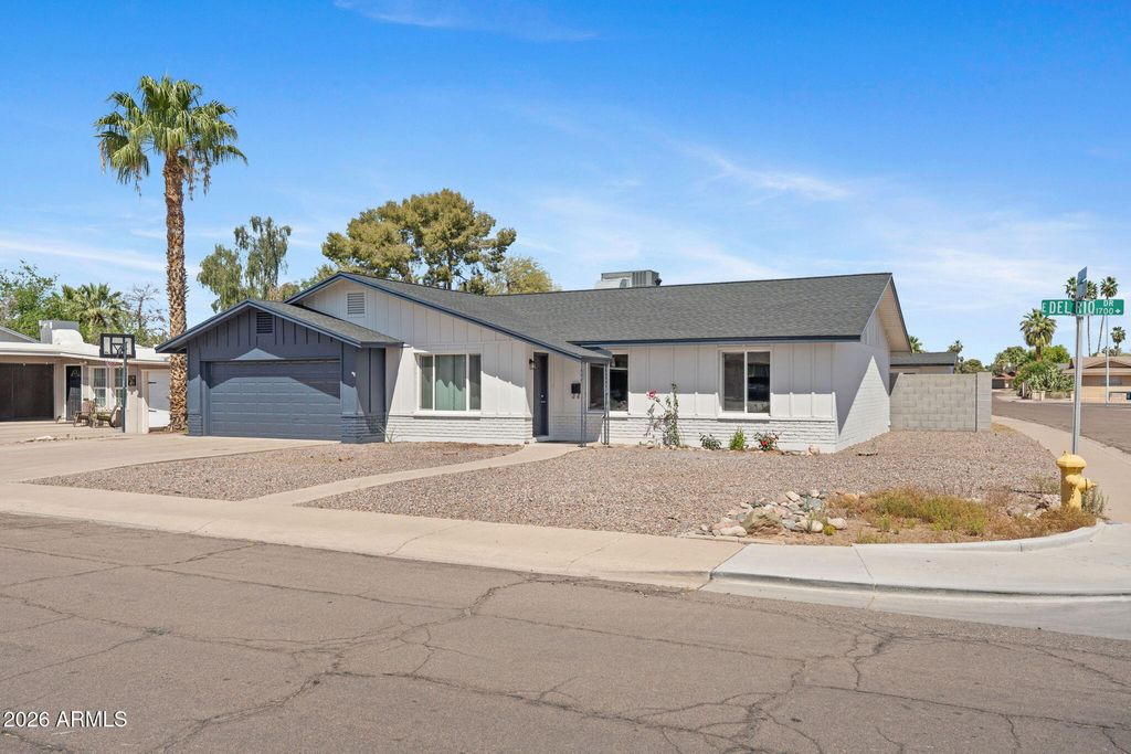 Photo of 1664 E Del Rio Drive, Tempe, AZ 85282 (MLS # 7008500)
