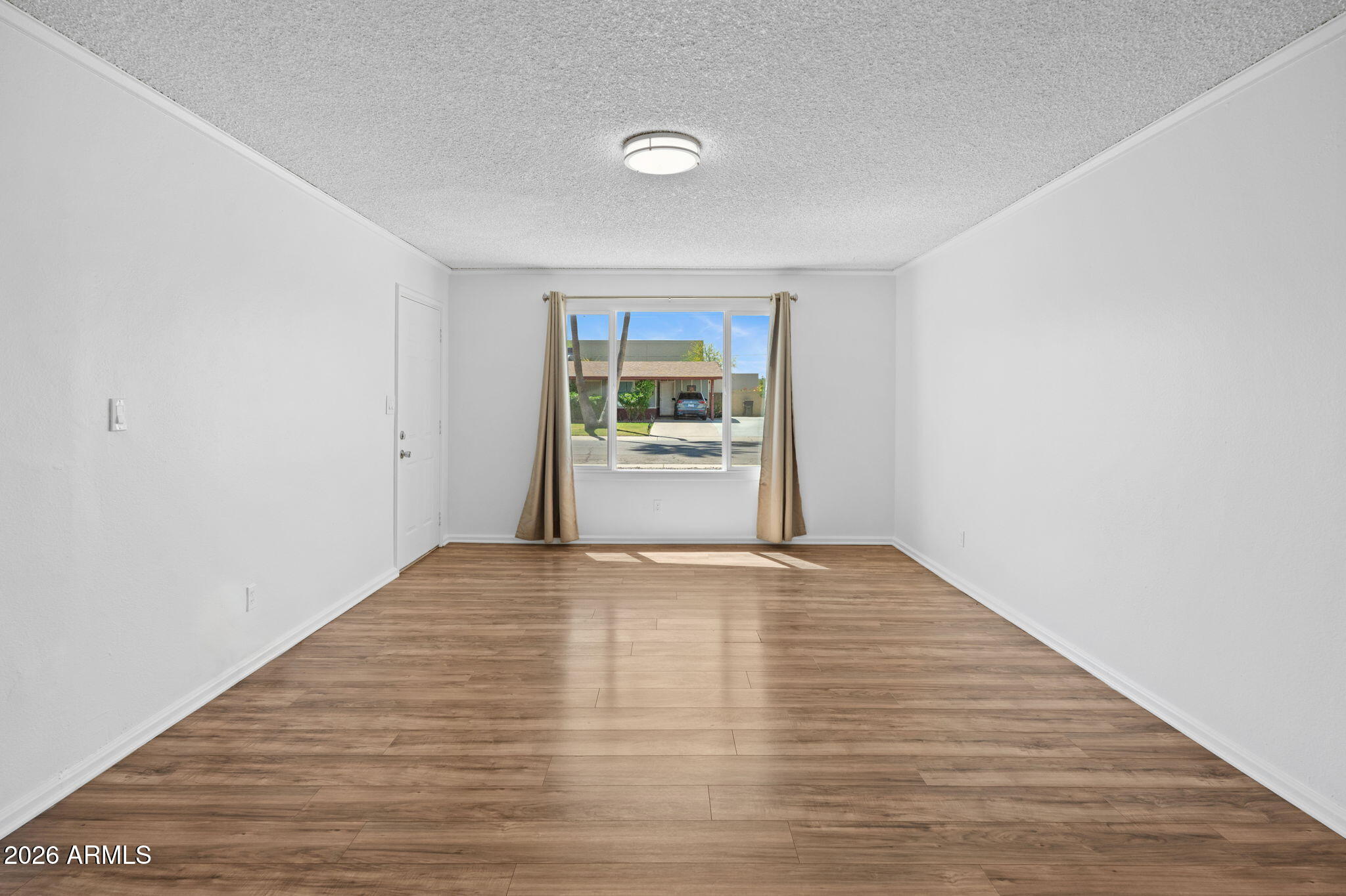 1664 E DEL RIO Drive