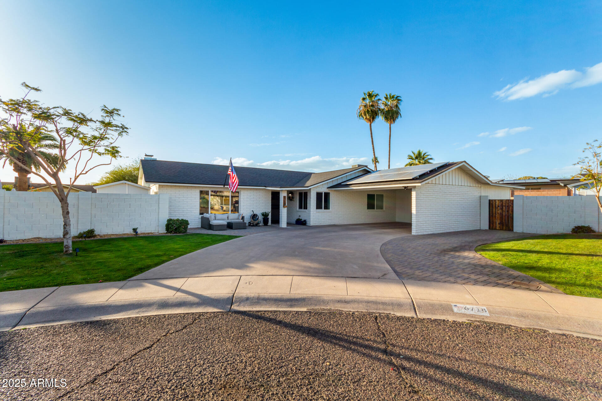 6718 N 19TH Place