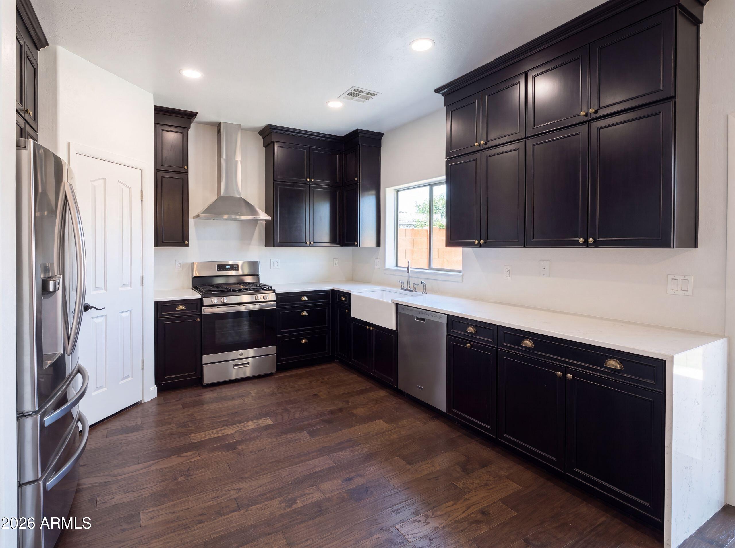 18170 W MISSION Lane