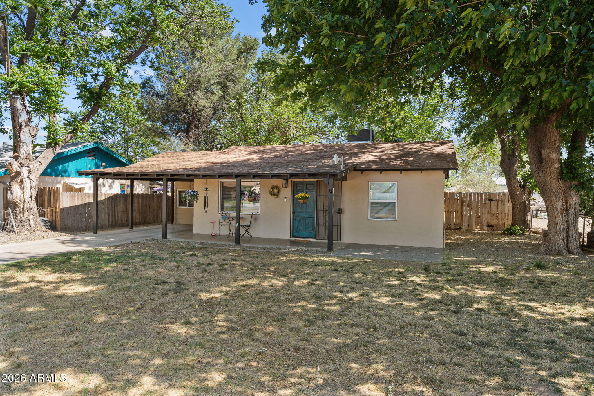 221 E CAVANESS Avenue