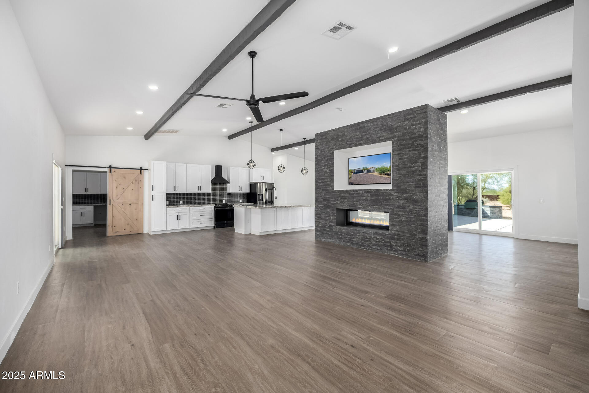 1807 W JOY RANCH Road