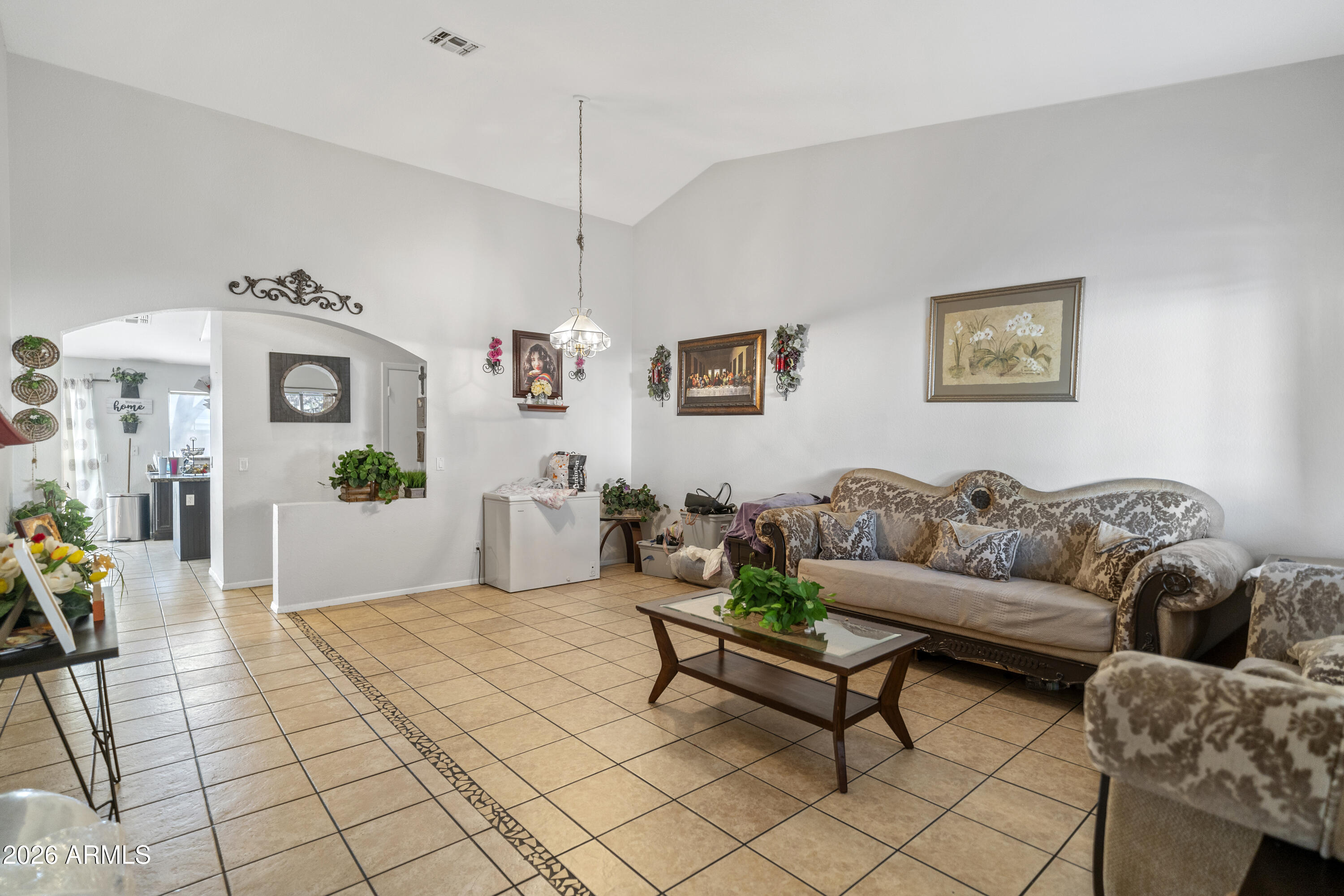 8621 W CAMPBELL Avenue