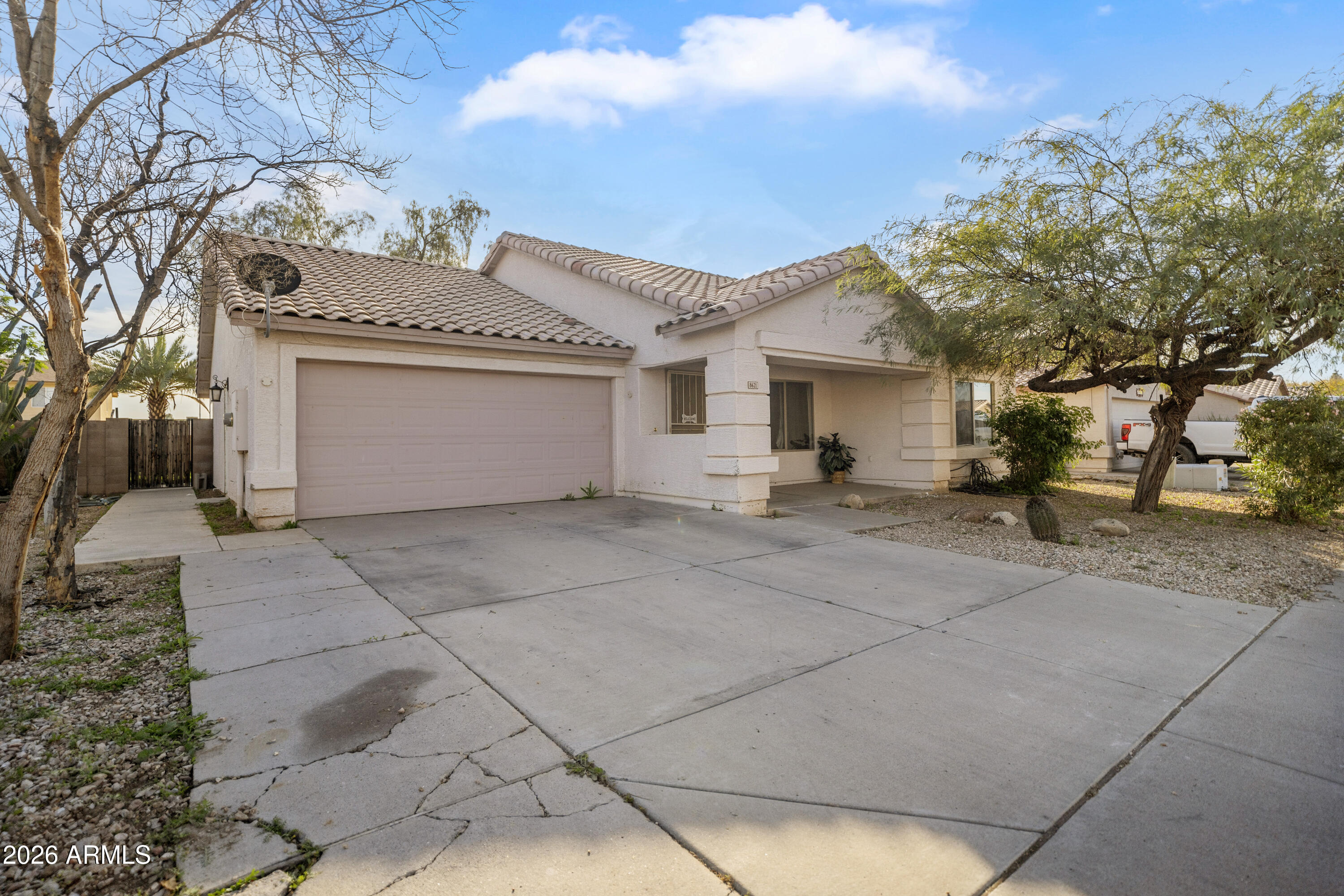 8621 W CAMPBELL Avenue