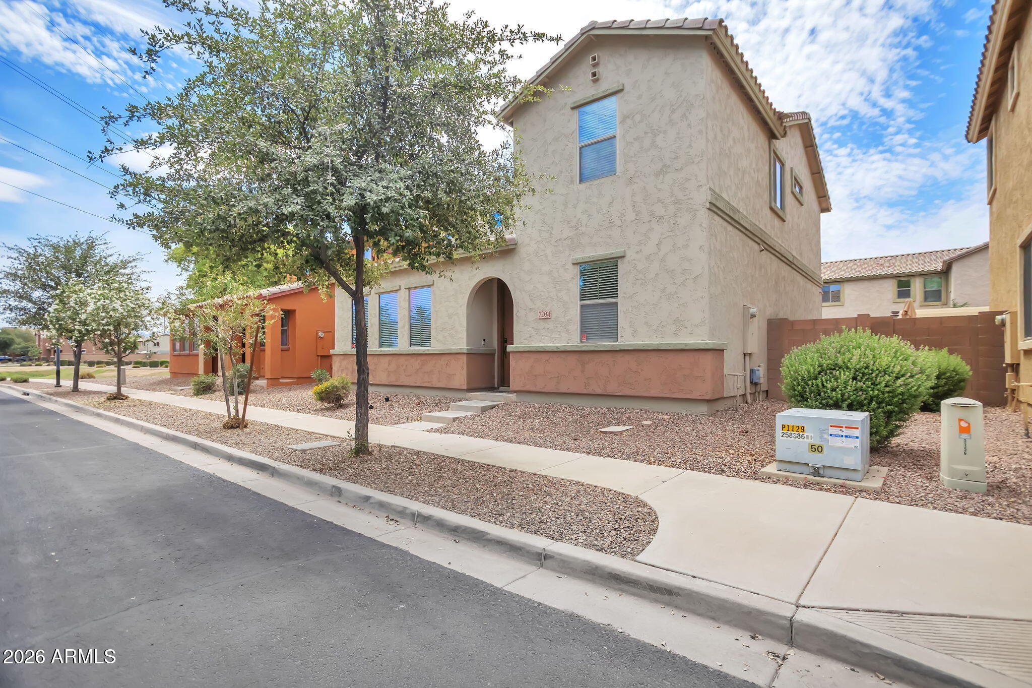 7204 S 48TH Drive