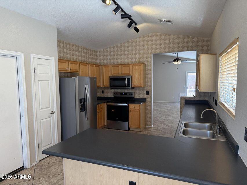 3518 W CHARLOTTE Drive