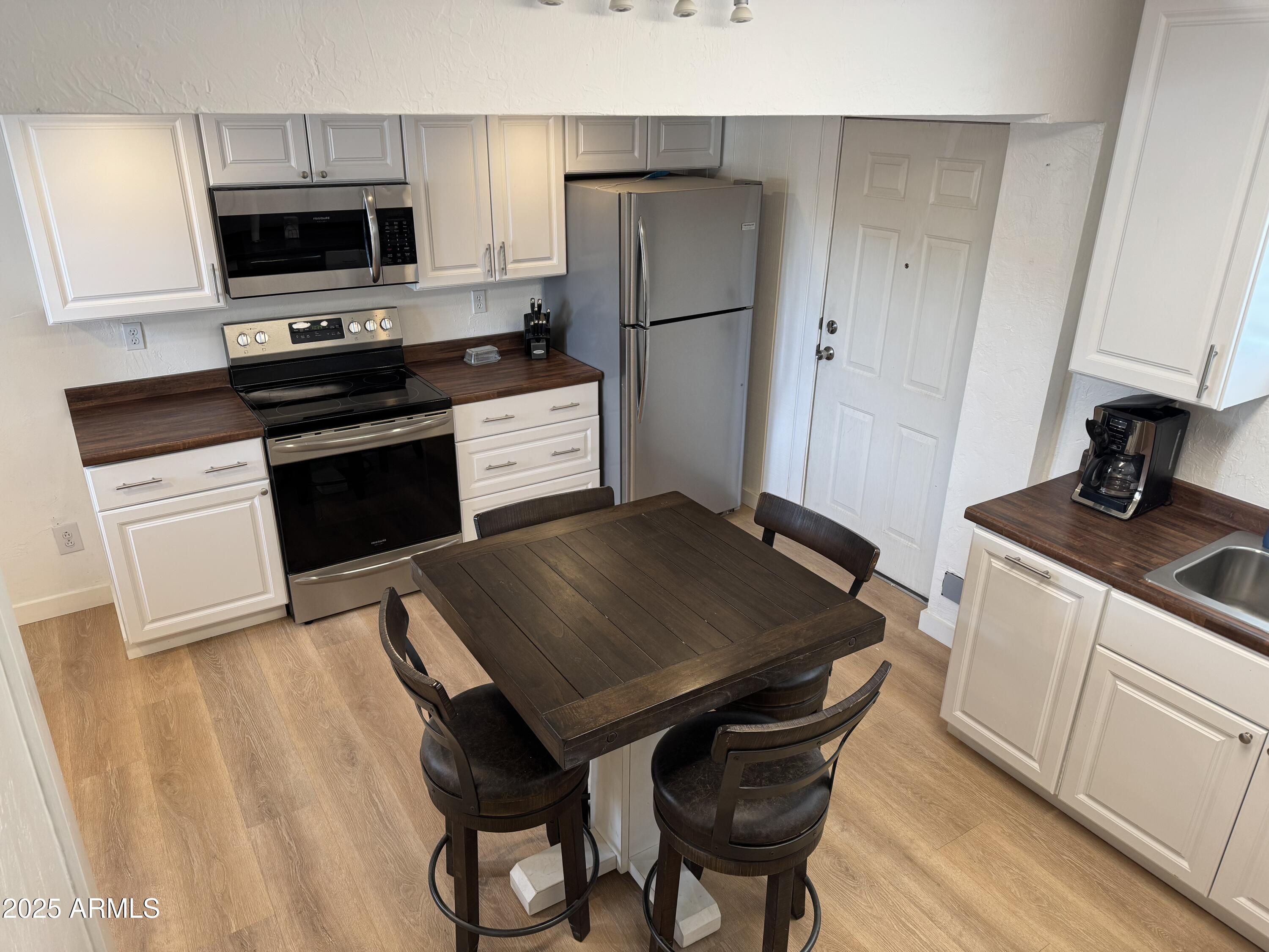 419 E PALO VERDE Lane