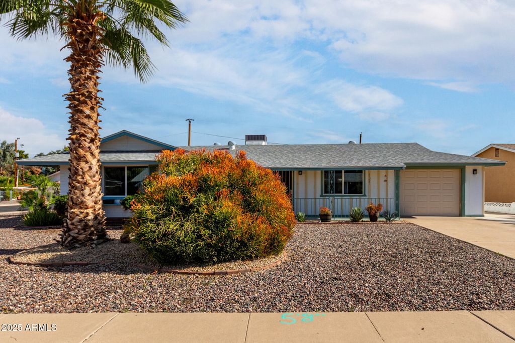 Photo of 11247 N 109th Avenue, Sun City, AZ 85351 (MLS # 6952920)