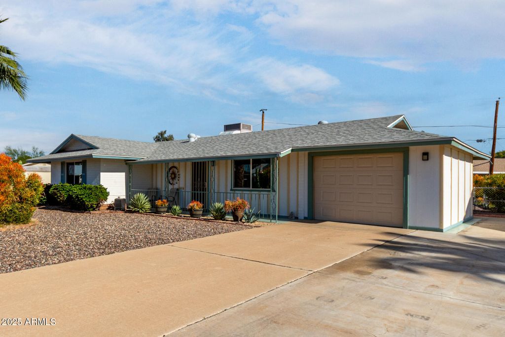 Photo of 11247 N 109th Avenue, Sun City, AZ 85351 (MLS # 6952920)