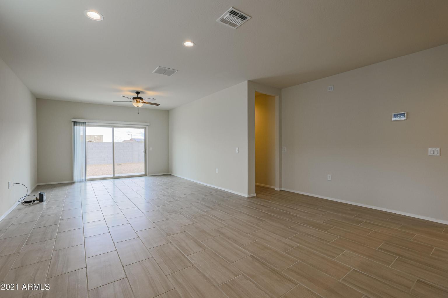 30861 W Columbus Avenue