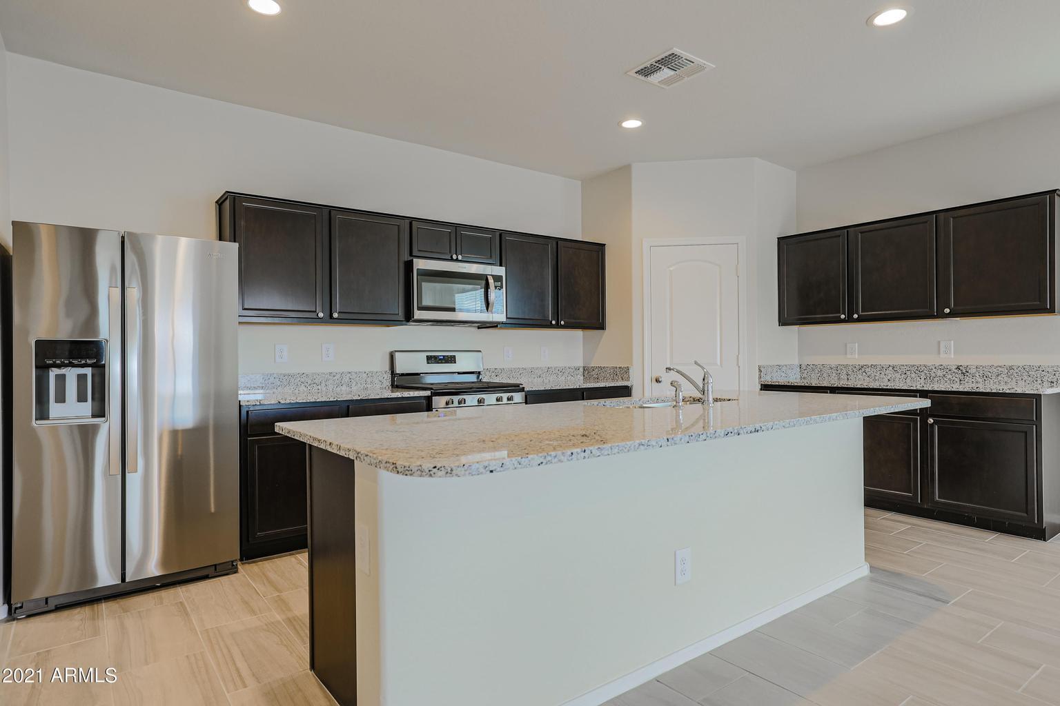 30861 W Columbus Avenue