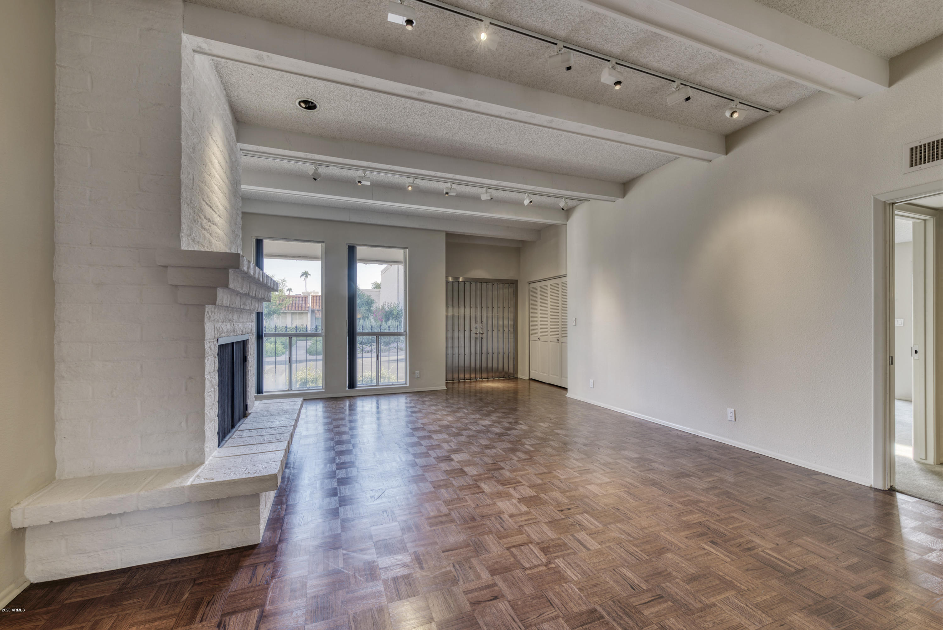 7145 E MCDONALD Drive