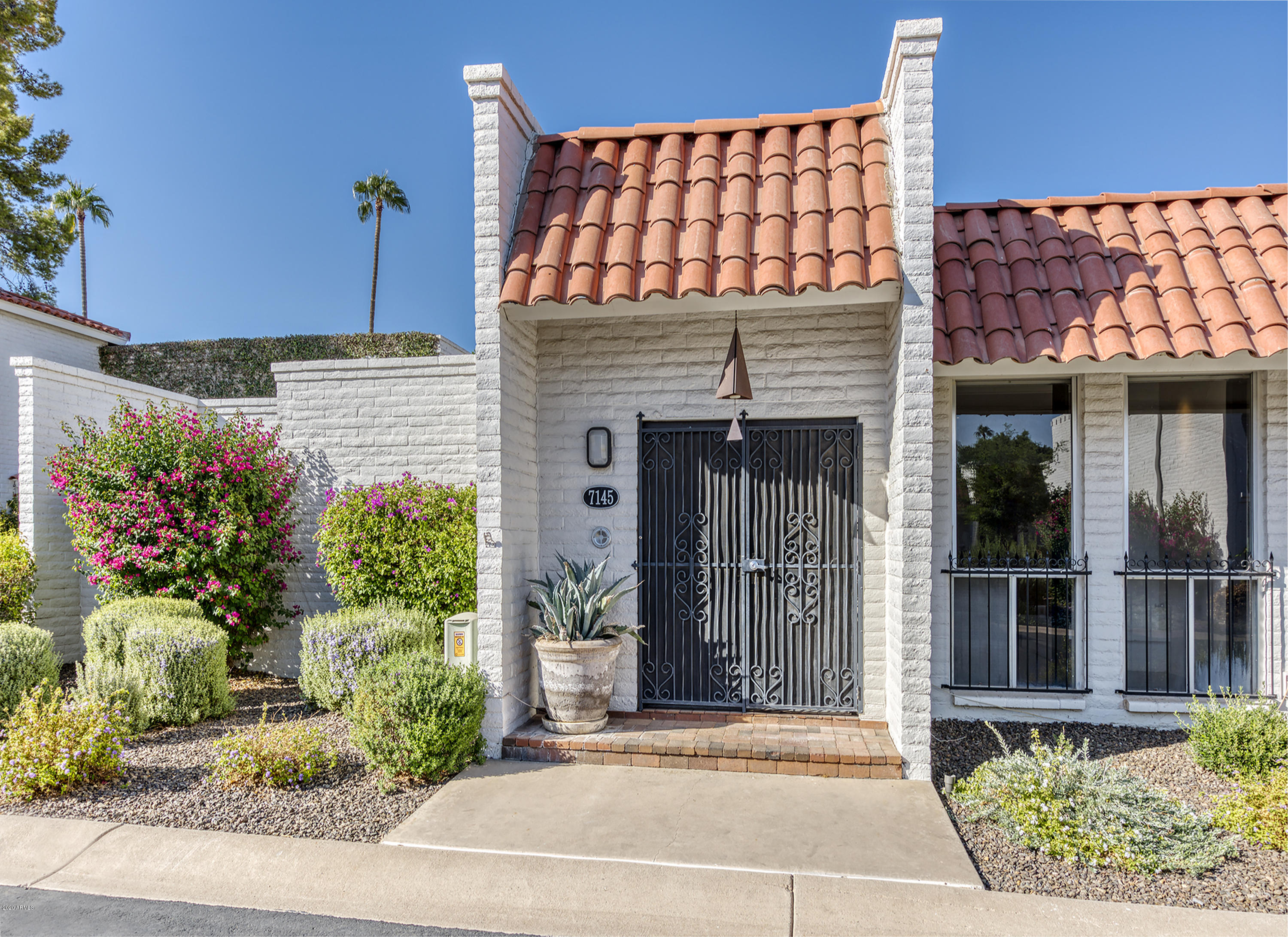 7145 E MCDONALD Drive