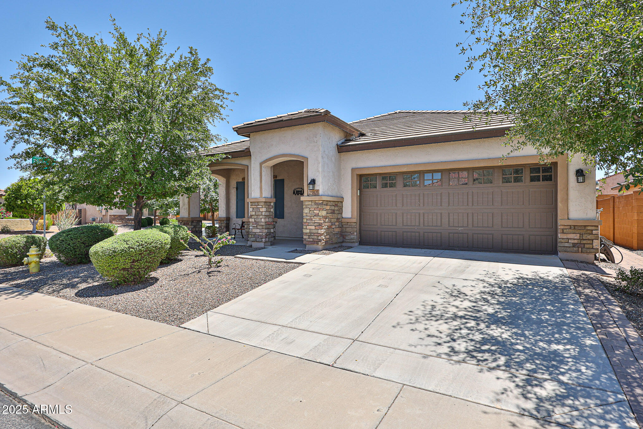 25929 W RUNION Drive