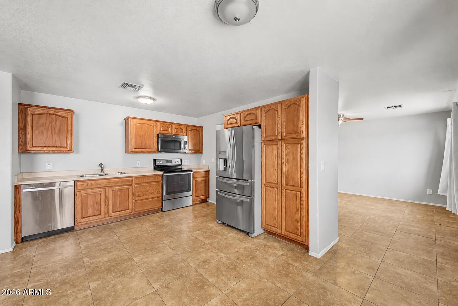648 E 10TH Drive