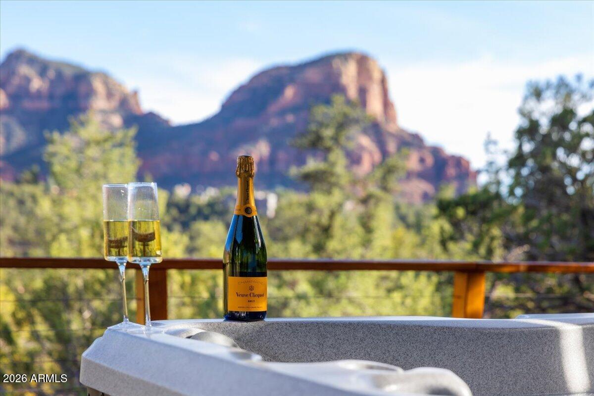 Sedona, Arizona, 86336, United States, 3 Bedrooms Bedrooms, ,3 BathroomsBathrooms,Residential,Active,2022374