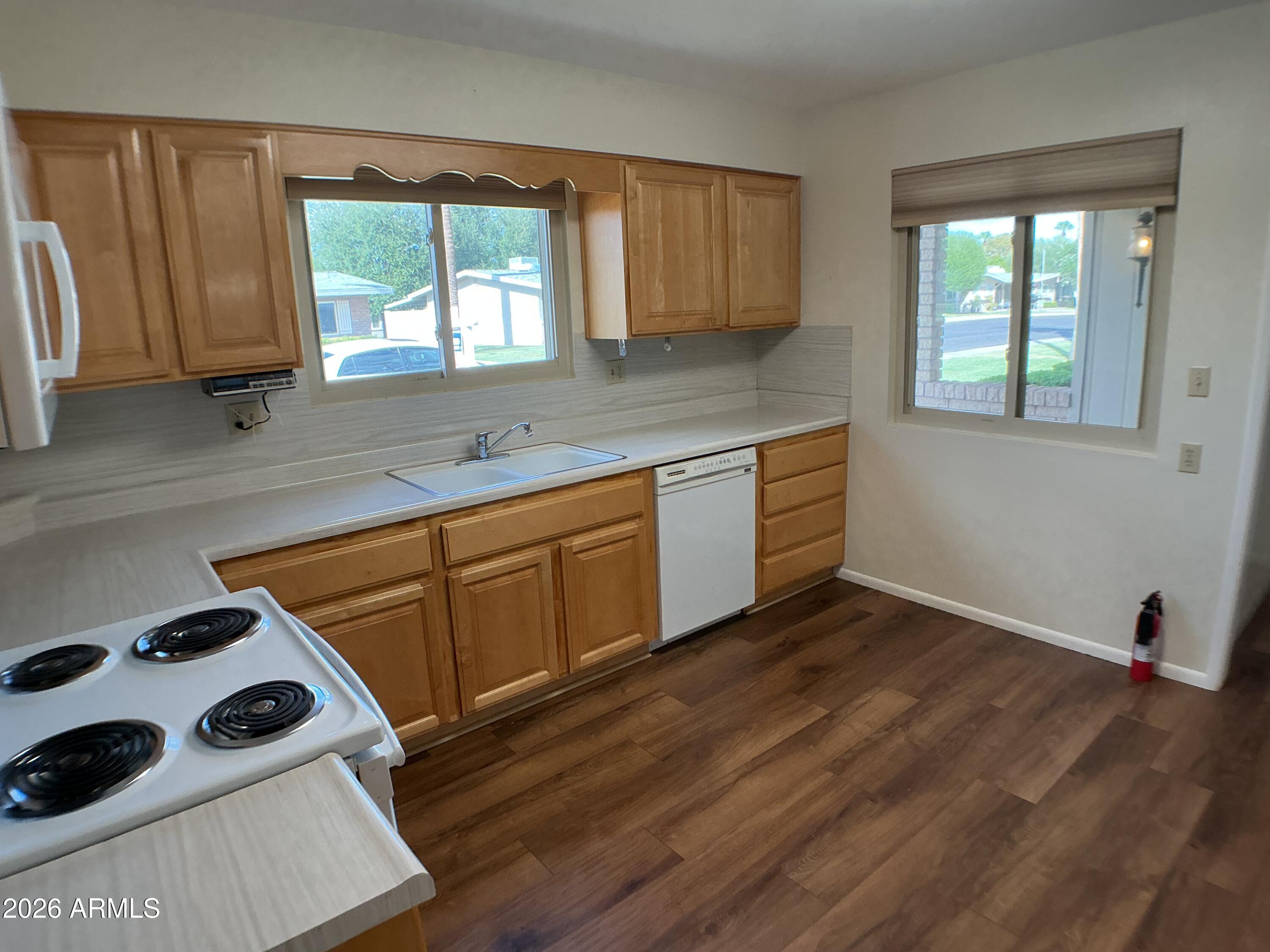 10419 W CORTE DEL SOL OESTE --