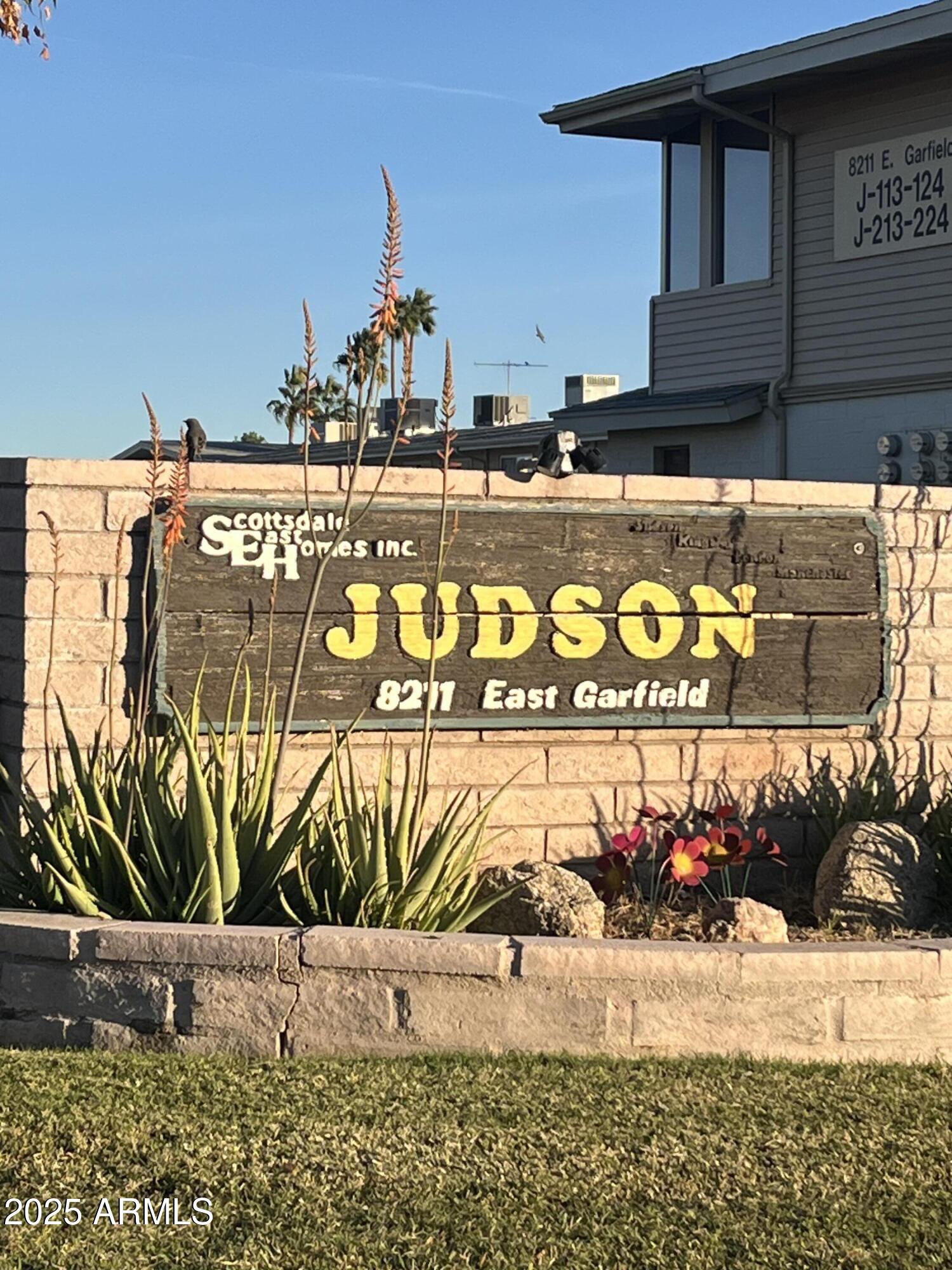 8211 E GARFIELD Street J219