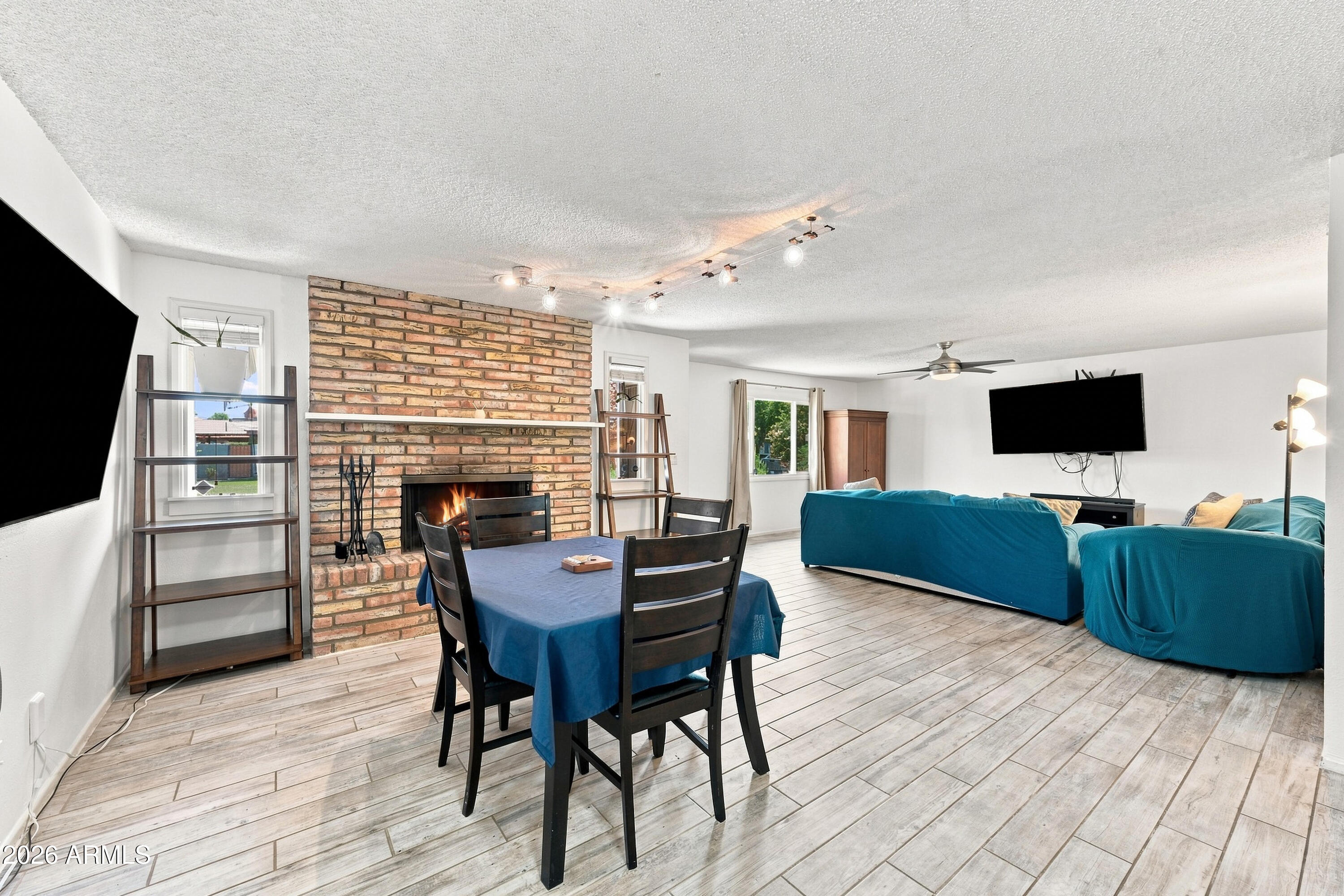 Properties 4 604 E DUNBAR Drive