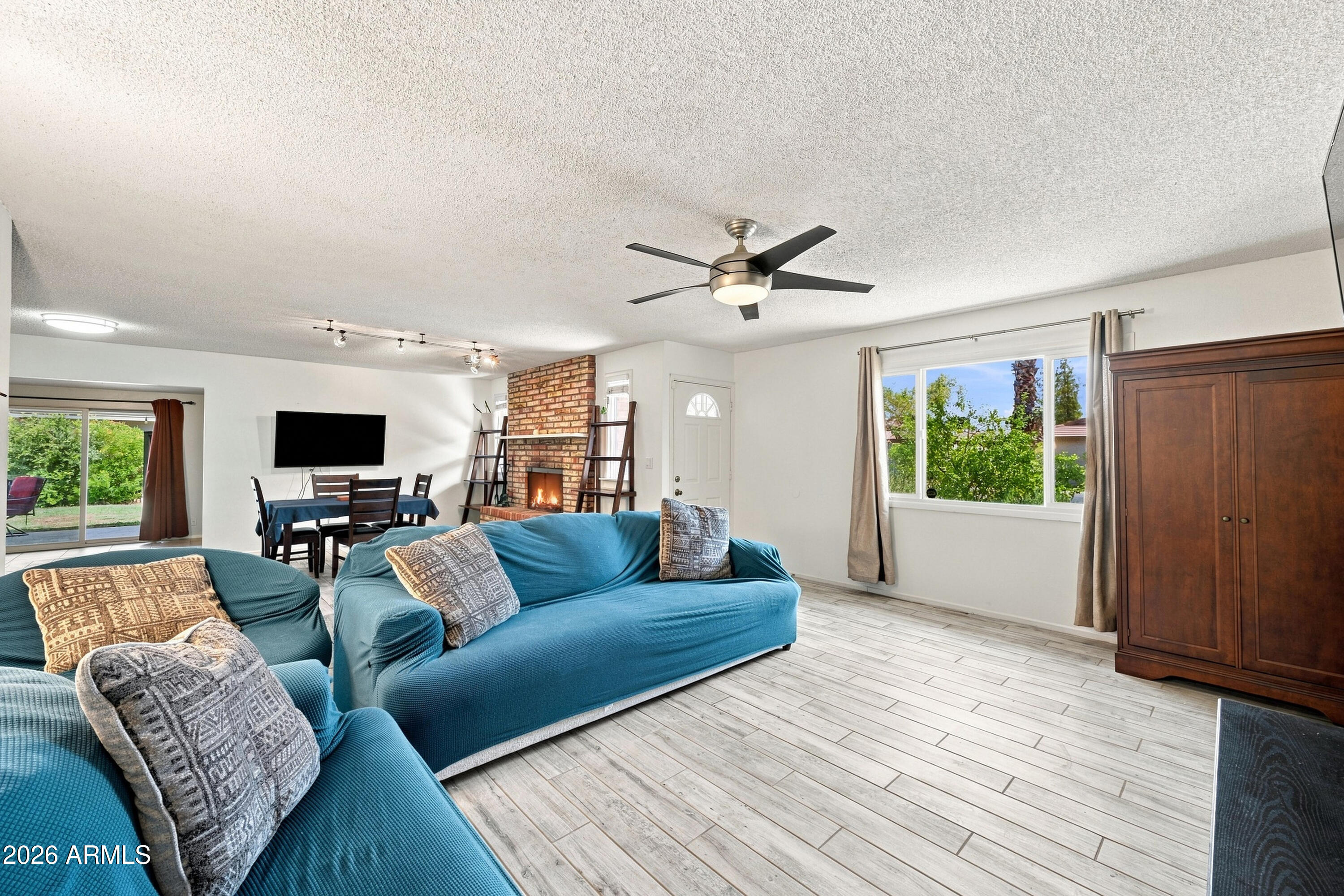 Properties 2 604 E DUNBAR Drive