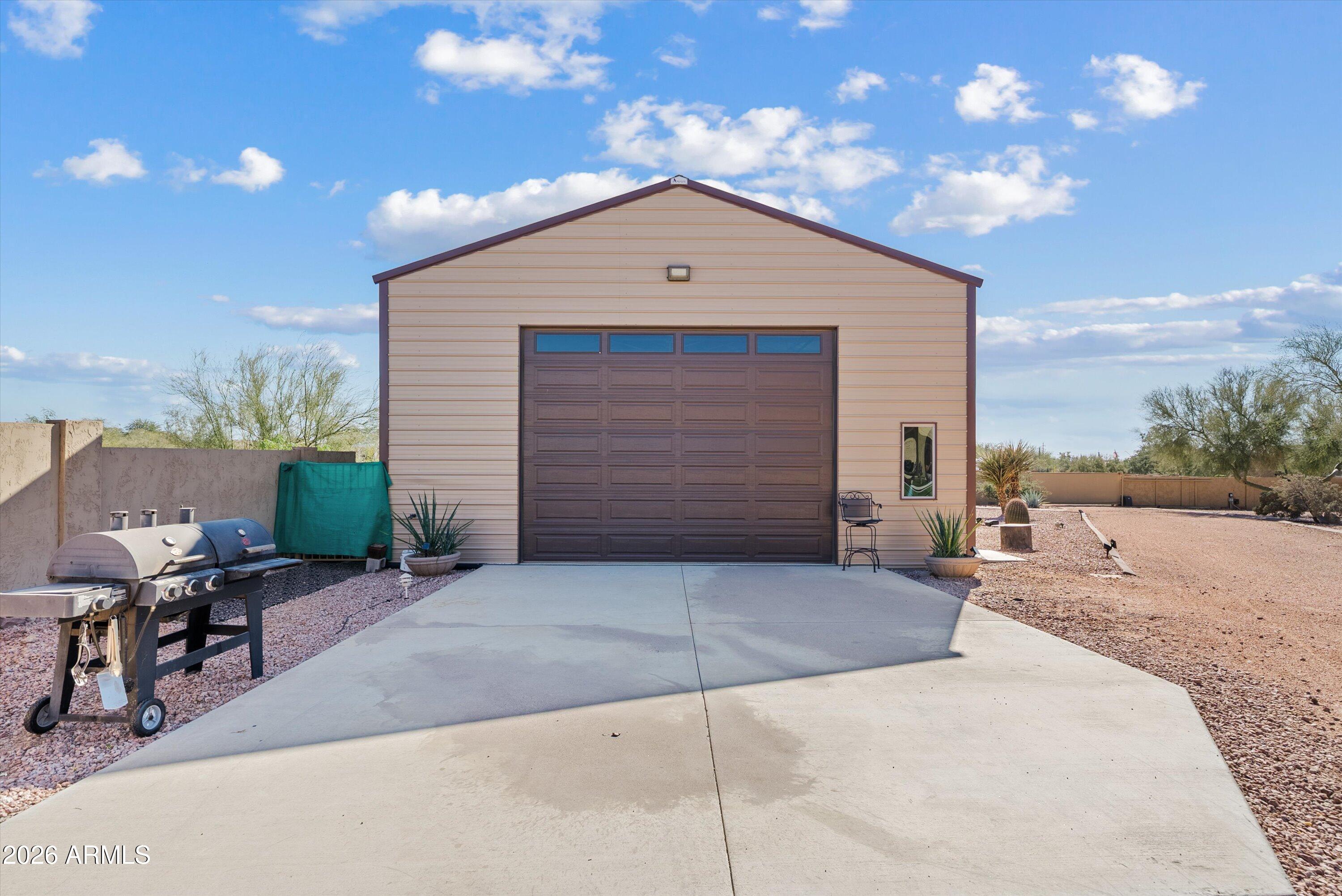 5643 E RANCHO TIERRA Drive