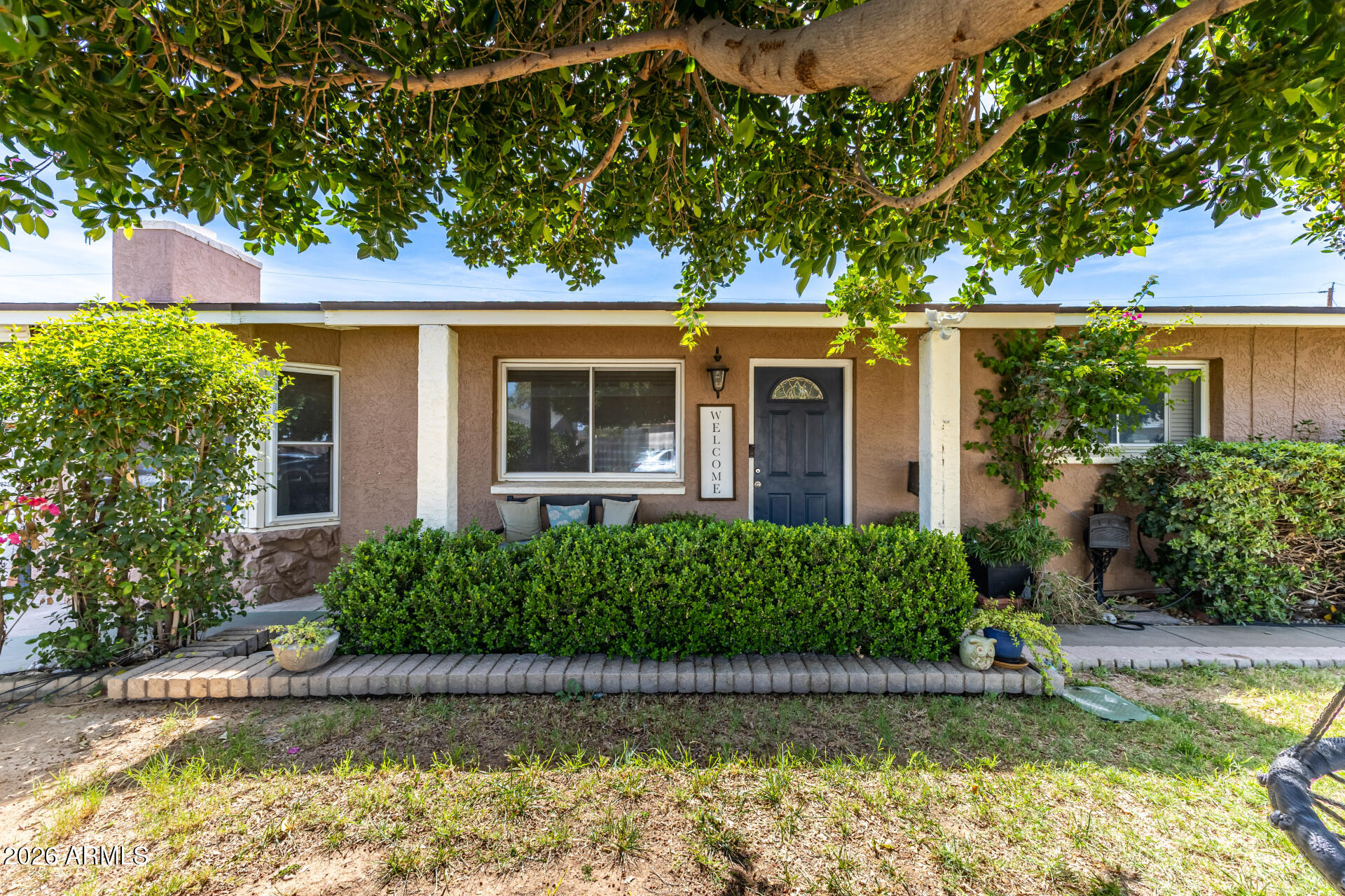 3313 W SURREY Avenue