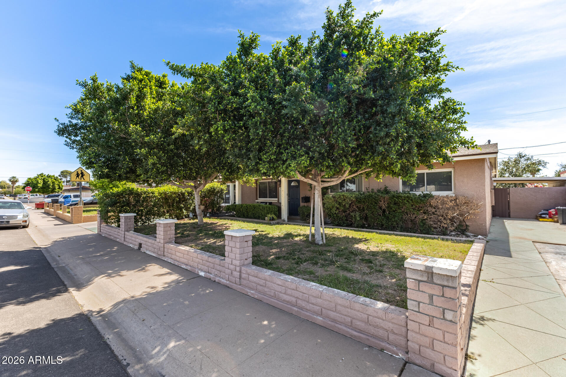 3313 W SURREY Avenue