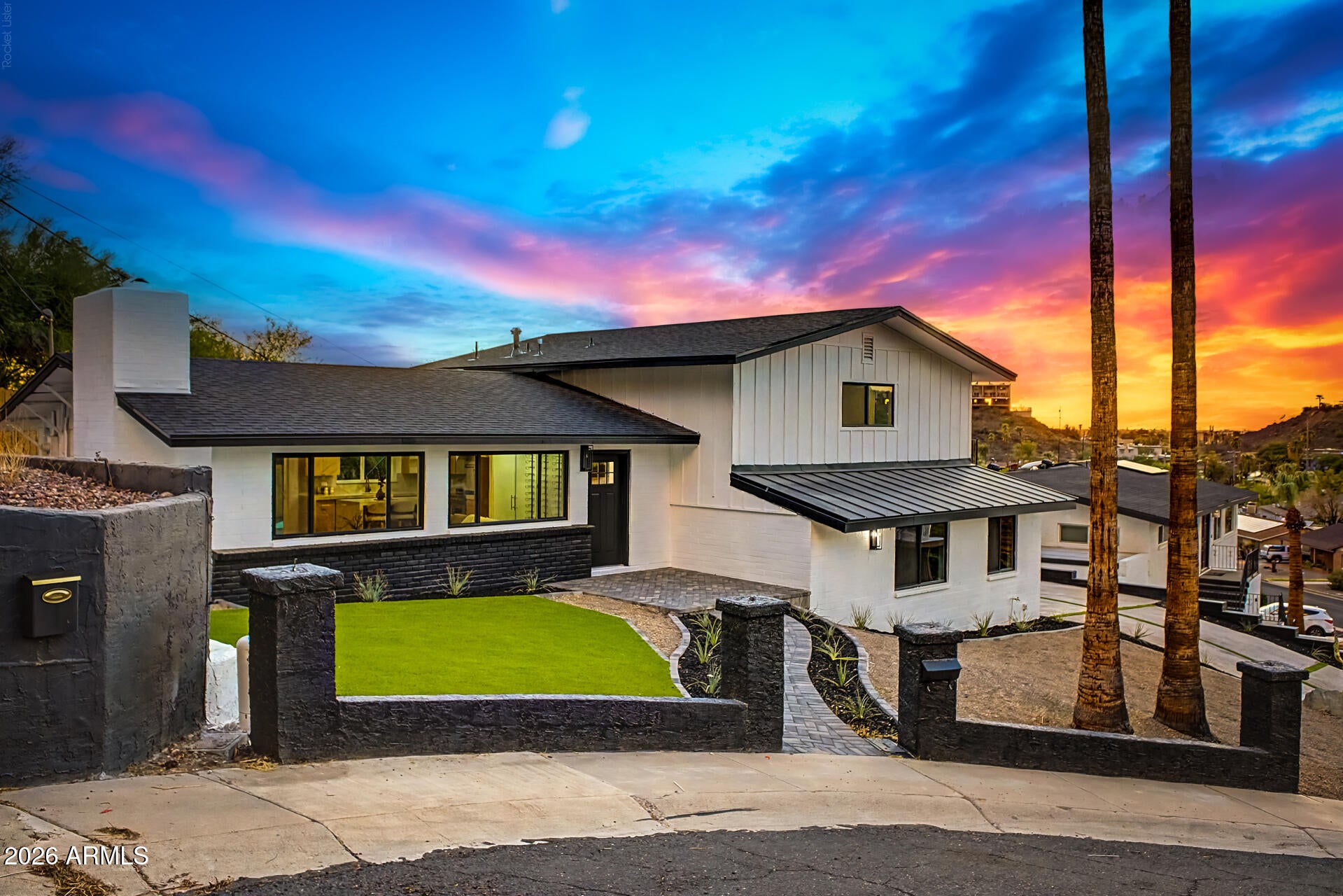 1315 E ECHO Lane
