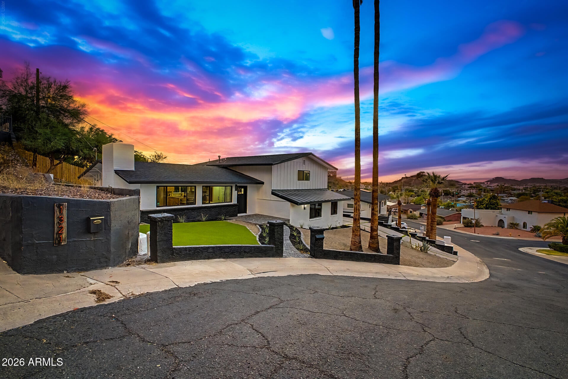 1315 E ECHO Lane