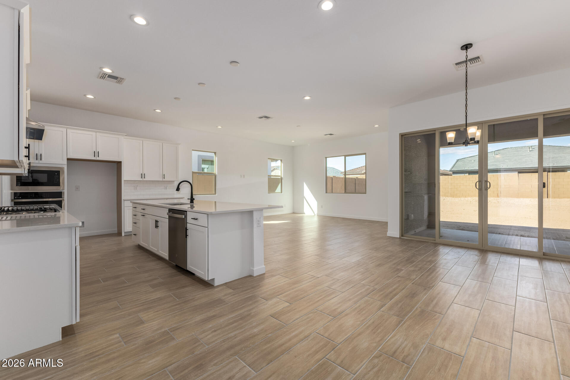 15808 W DESERT HOLLOW Drive