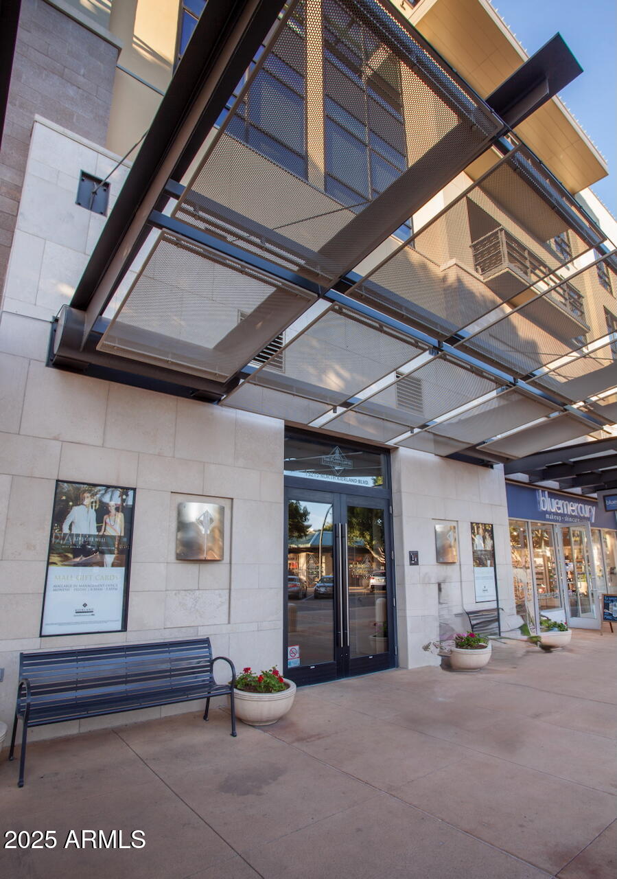 15215 N KIERLAND Boulevard 310