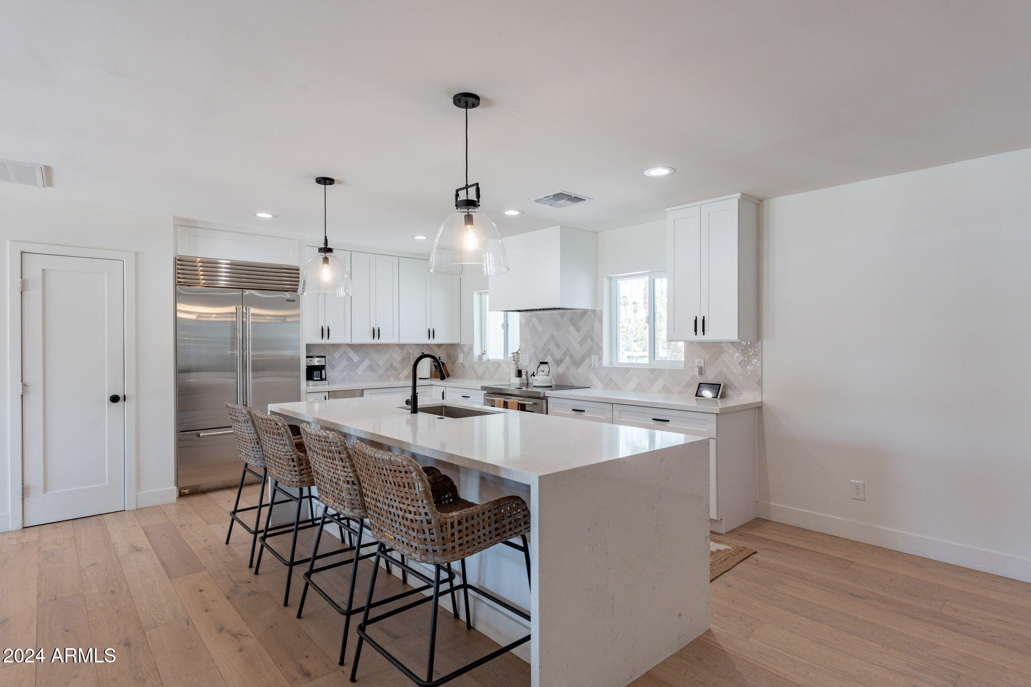 6001 E LARKSPUR Drive