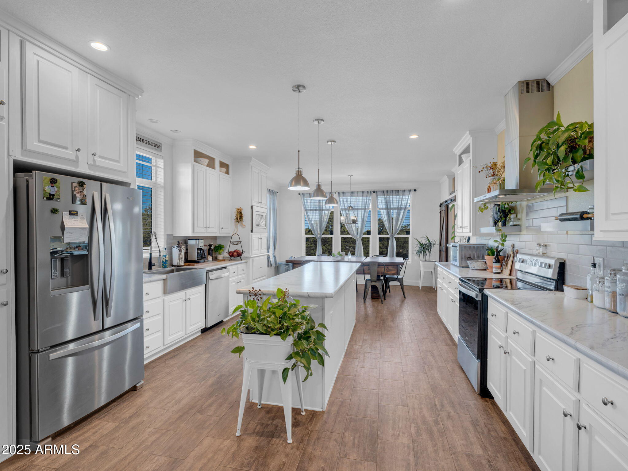 7371 N 8 MILE Boulevard