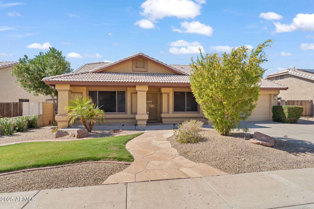 Photo of 6340 W Grovers Avenue, Glendale, AZ 85308 (MLS # 6920742)