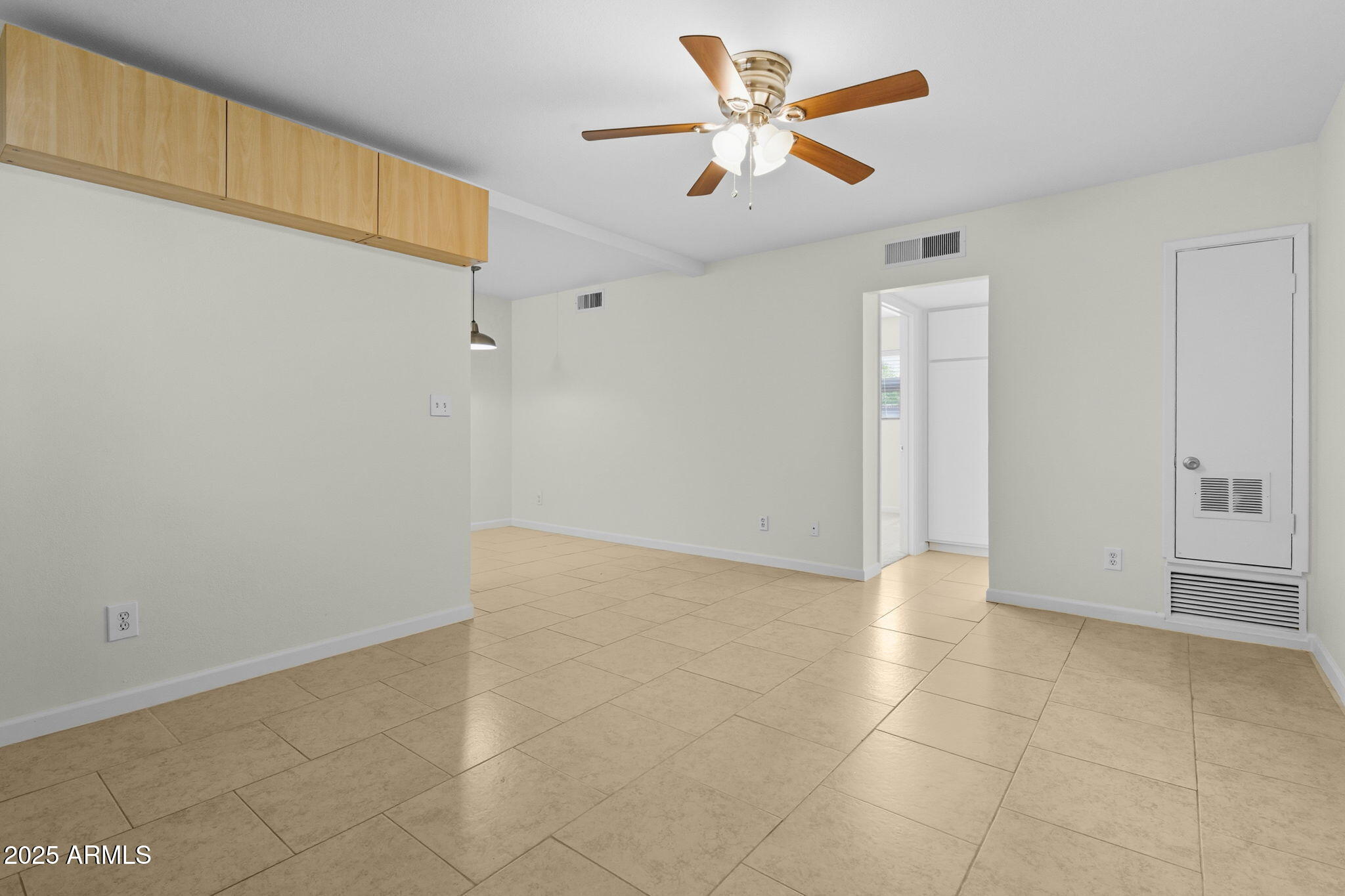 749 E MONTEBELLO Avenue 127