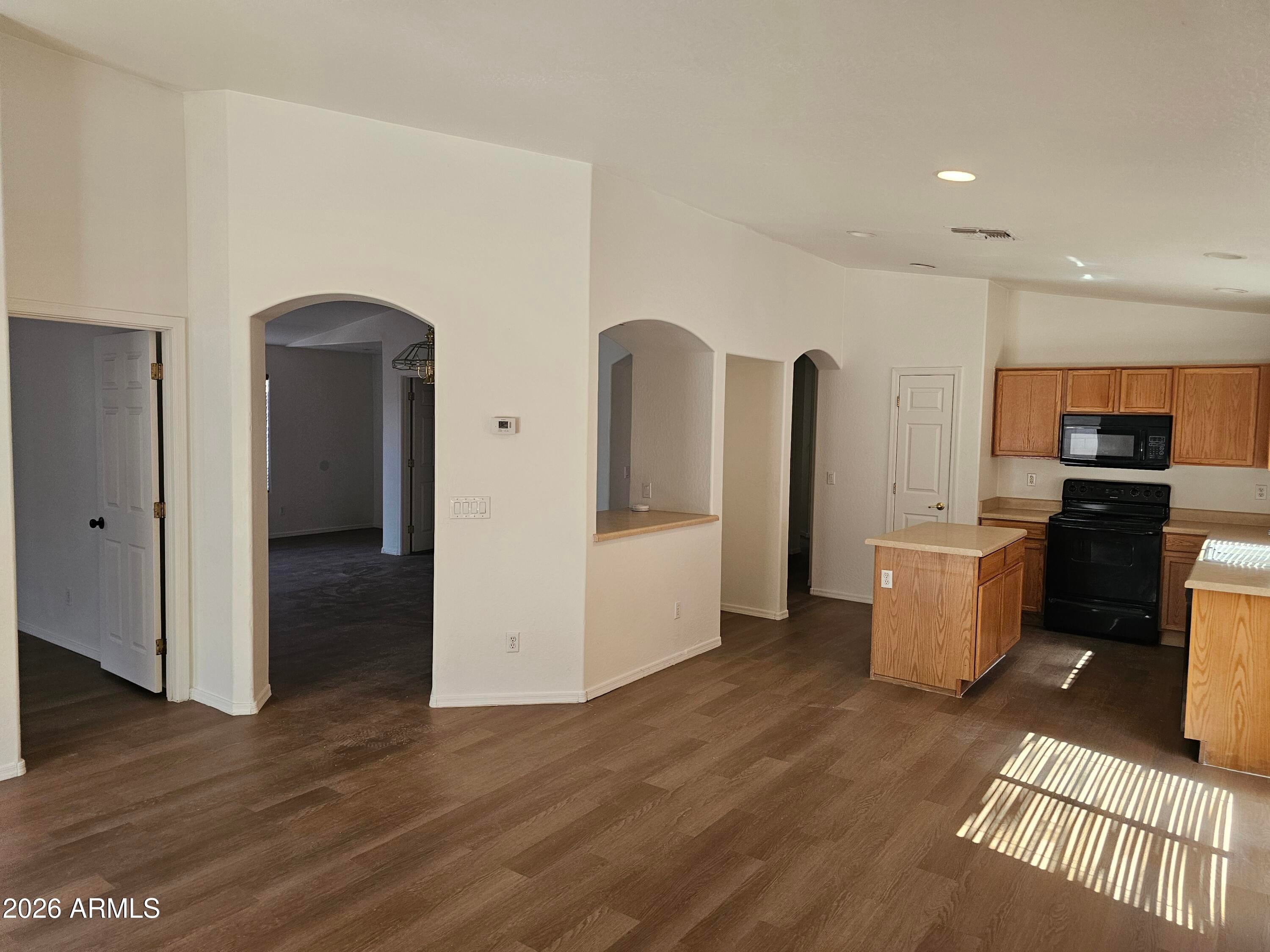 10809 W EDGEMONT Avenue - Photo 2