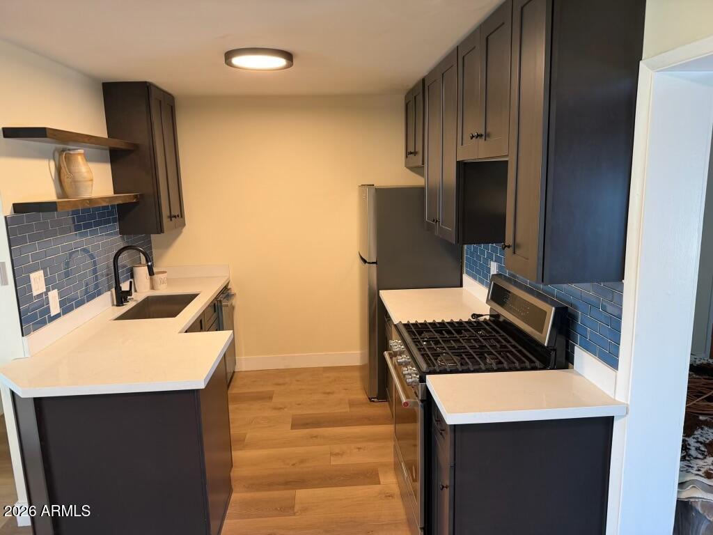 2324 W CLAREMONT Street