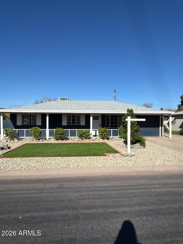 2324 W CLAREMONT Street